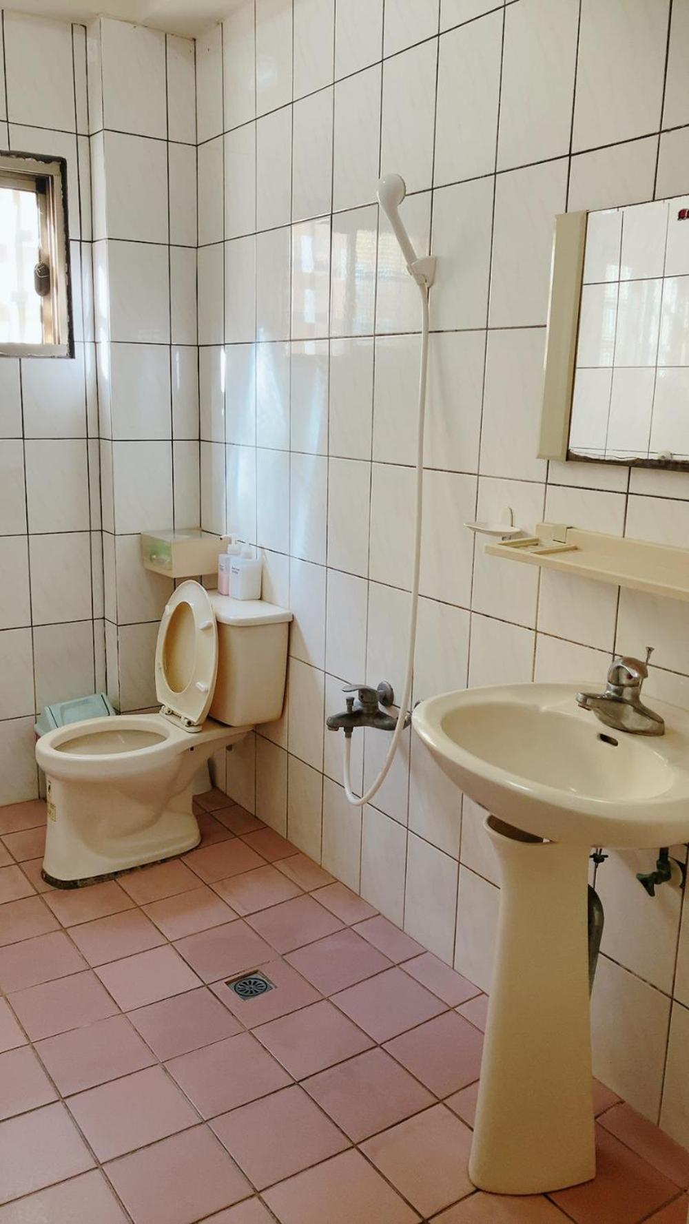 在路上 Apartment Луканг Екстериор снимка